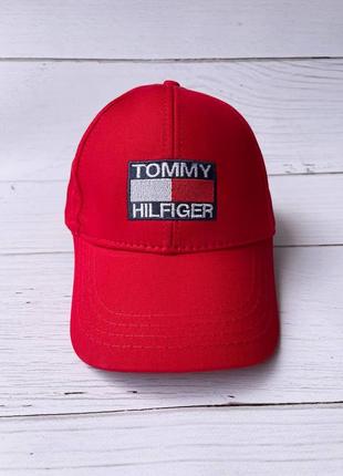 Бейсболка в стиле Tommy hilfiger