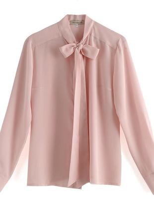 Розовая блузка с завязкой