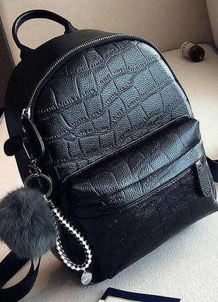 Стильний жіночий рюкзак з хутряним брелоком великий, чорний