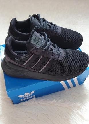 Кросівки adidas original