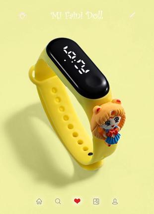 Детские сенсорные электронные часы с 3д браслетом  водонепроницаемые сейлор мун манга жёлтый