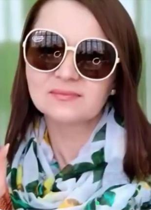 Сонцезахисні окуляри в світлій оправі+ чохол+серветка6 фото