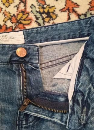 Женская юбка джинсовая короткая высокая посадка с вышивкой актуальная посадка базовая стильная тренд недорого4 фото