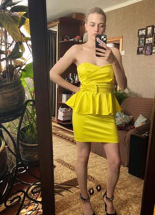 Желтое атласное лакшере платье