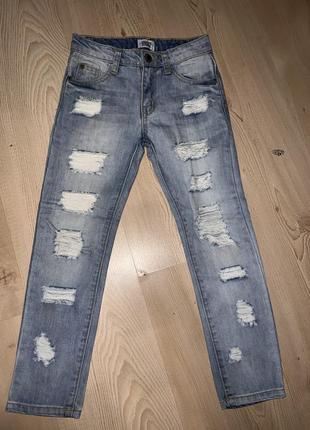 Светлые порванные джинсы р6(118)
