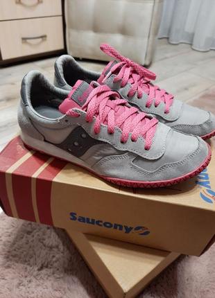 Женские кроссовки saucony