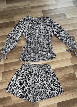 Женский летний костюм накидка-рубашка с поясом и шорты