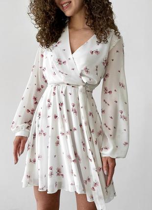 Платье мини белое в розовые цветы