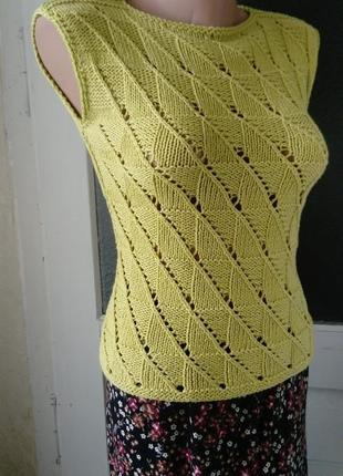 Фісташковий топ з ніжним ажурним візерунком