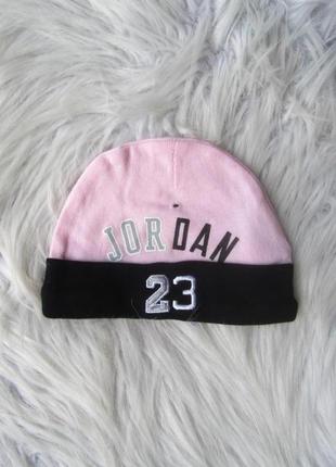 Стильная шапка jordan