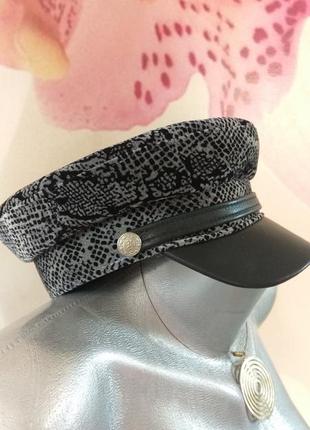 Стильна жіноча кепі. трендова кепка. кашкет. капітанка. картуз.