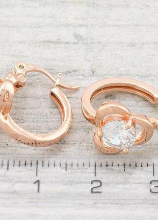 Серьги xuping 24103 размер 18х10 мм куб. цирконий вес 3.2 г позолота ро