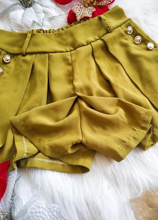 Трендові шорти-юбка модного гірчичного кольору з кишенями3 фото