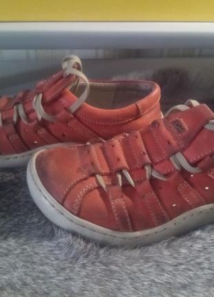 Кожаные красные кроссовки, lesta, польша2 фото