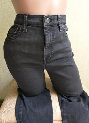 Темно-серые джинсы высокая посадка. скинни. стрейчевые, в обтяжку. мокрый асфальт.1 фото