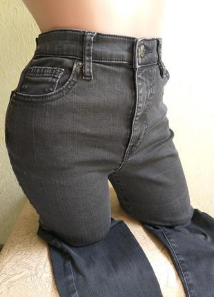 Темно-серые джинсы высокая посадка. скинни. стрейчевые, в обтяжку. мокрый асфальт.2 фото