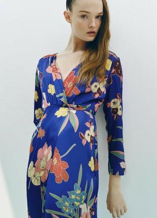 Zara платье атласное с цветочным принтом