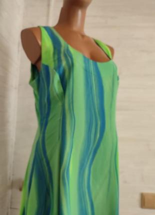 Легкое платье на молнии2 фото