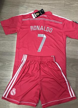 Розпродаж футбольних форм