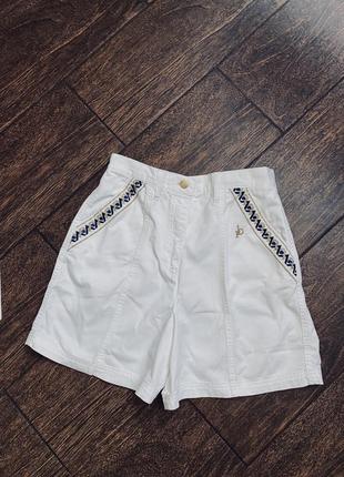Белые джинсовые шорты известного бренда4 фото