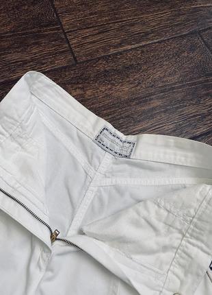 Белые джинсовые шорты известного бренда5 фото