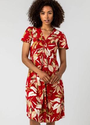 Лёгкое платье из вискозы, красное в листья, тропический принт roman1 фото
