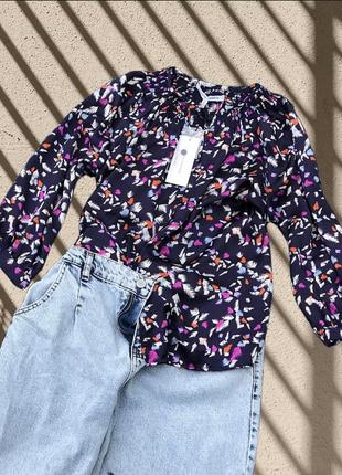 Красива атласна блузочка