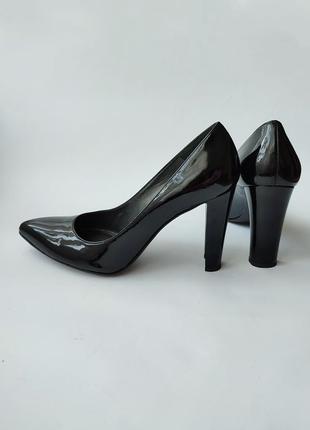 Лакові туфлі на високих підборах stuart weitzman, оригінал3 фото