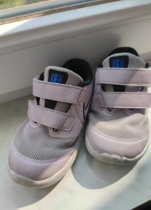 Кроссовки D и VR очки