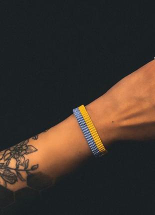 Широкий жовто-блакитний браслет україна патріотичний з бісеру на руку прикраса прапор україни