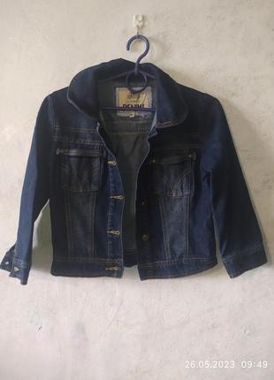 Джинсова куртка р. 8