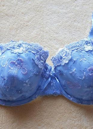 Новий блакитний бюстгальтер м'який германія з квітами вишивка сетка тріумф 75с/34с triumph