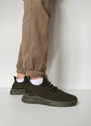 Кроссовки на лето