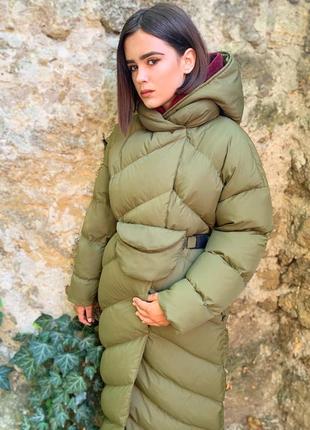 Пуховик-одеяло с капюшоном и поясом