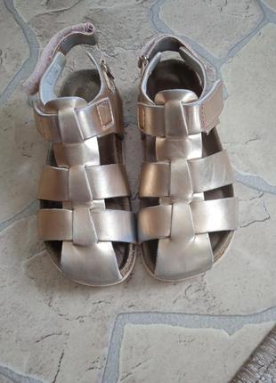 Босоножки для девочек