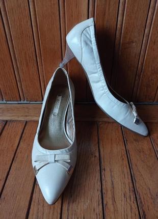 Туфлі човники шкіра мешти лодочки шкіряні ecco 36