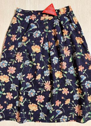 Очень красивая и стильная юбка в цветах.5 фото