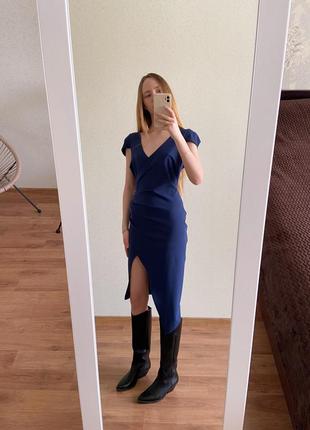 Темно синя сукня довжини міді5 фото