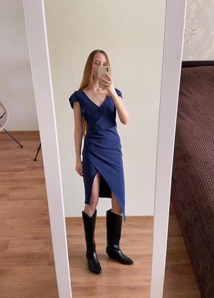 Темно синя сукня довжини міді9 фото