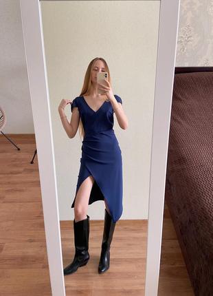 Темно синя сукня довжини міді1 фото