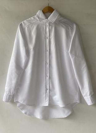 Базовая белая рубашка oversize удлиненная сзади4 фото