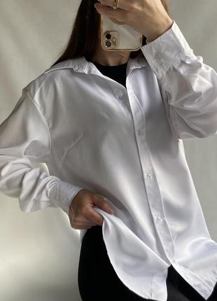 Базовая белая рубашка oversize удлиненная сзади8 фото
