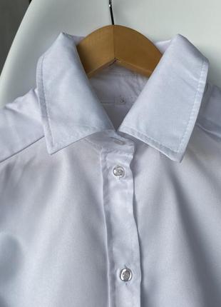 Базовая белая рубашка oversize удлиненная сзади6 фото
