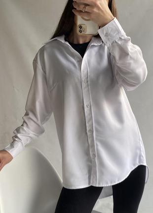 Базовая белая рубашка oversize удлиненная сзади2 фото