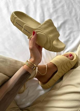 Тапки adilette slide beige тапочки3 фото