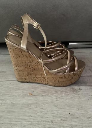 Босоножки на пробковой платформе asos