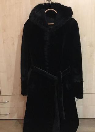 Шуба з капюшоном натуральна, приталена, мутон з норкою