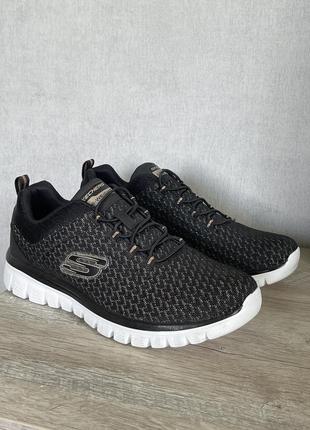 Новые кроссовки skechers