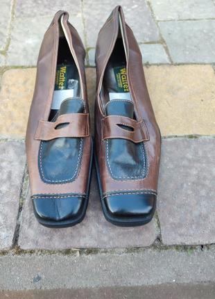 Жіночі  шкіряні туфлі
