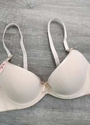 Бюстгалтер пуш -ап, чашка в